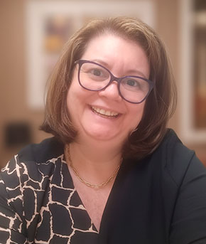 Fonoaudióloga Daniela Zandonai em seu consultório em Curitiba